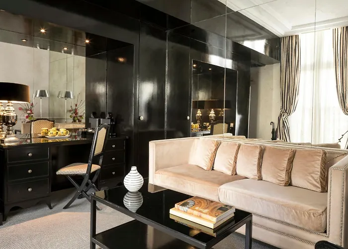 Castille - Starhotels Collezione Hotell 5*