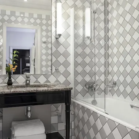 Castille - Starhotels Collezione Hotel 5*
